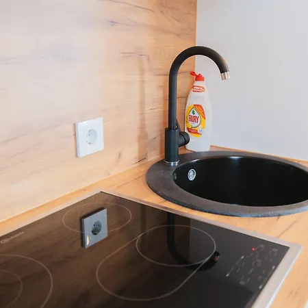 Hafizove Na Uni アパート *