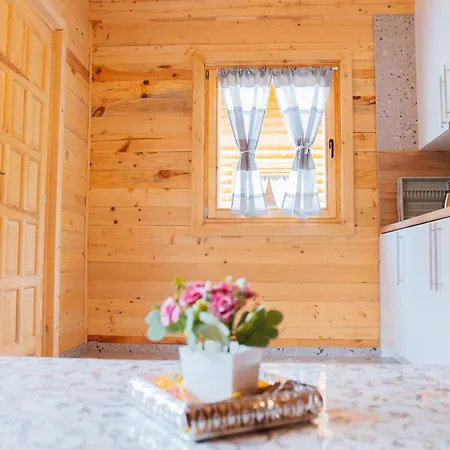 Hafizove Na Uni アパート