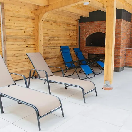 Hafizove Na Uni アパート *