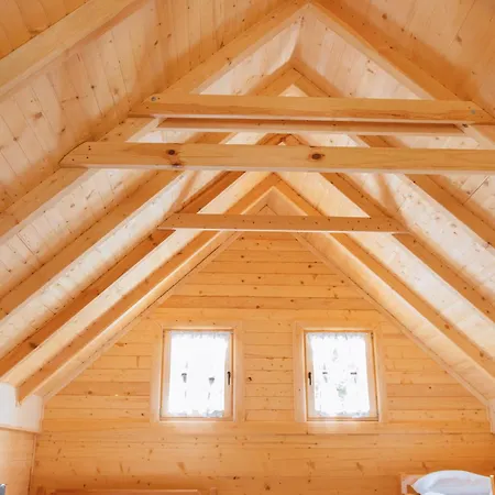 Hafizove Na Uni アパート